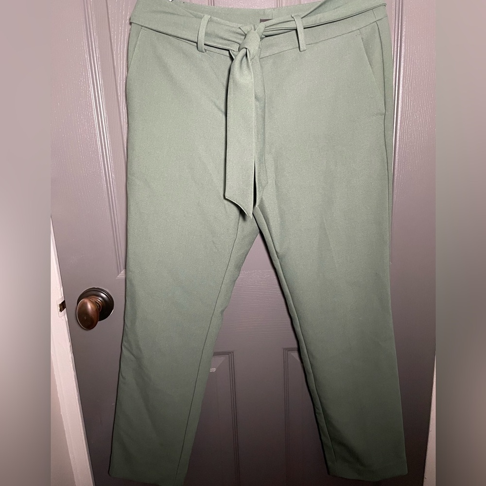Pre-Loved LOFT Women's Sea Green Marisa Ankle Pants with Tie Belt - size 6